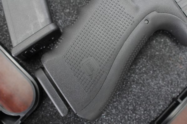 GLOCK 22 GEN 4 40 S&W - Image 2